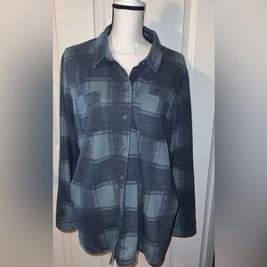 🤠 Womens Soft button up